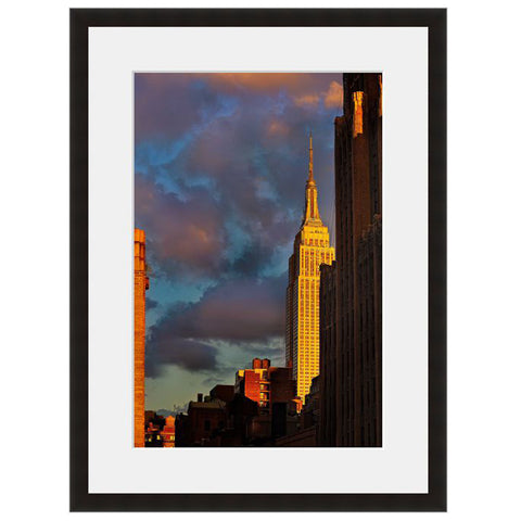 Image shown in Black Onyx frame with white mat. New York City, New York, Empire State Building, photographed by Vincent Versace.